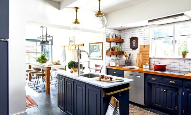 17 Blue Kitchens To Show You How To Incorporate The Classic Color